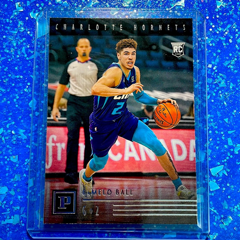 Sportscard - 2020-21 Panini Chronicles LAMELO BALL No.102 Rookie Card Hornets 🏀